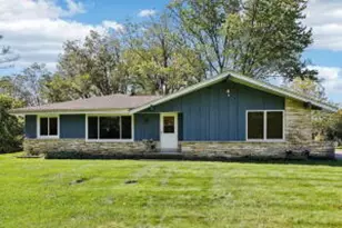 1405 S Westwoods Rd, New Berlin, WI 53146 - Photo 1