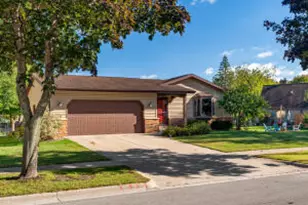 608 8th Ave, Onalaska, WI 54650 - Photo 1