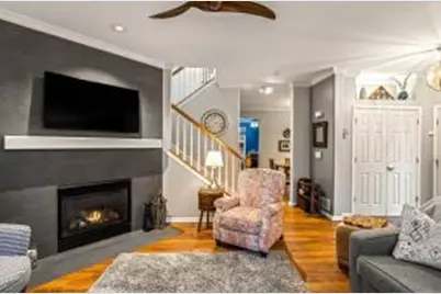 3852 S Lake Dr, Saint Francis, WI 53235 - Photo 1