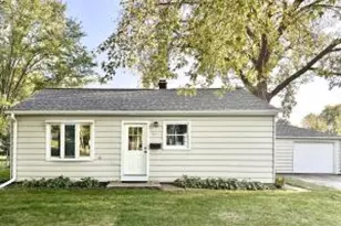 417 Atkinson St, Mukwonago, WI 53149 - Photo 1