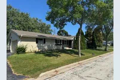 9404 W Hope Ave, Wauwatosa, WI 53222 - Photo 1