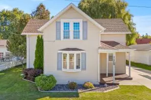 125 N 10th St, Oostburg, WI 53070 - Photo 1