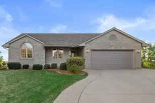 940 Laurie Ct, Walworth, WI 53184 - Photo 1