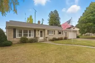 2206 Division St, Manitowoc, WI 54220 - Photo 1