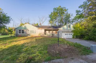 10019 N Cedarburg Rd, Mequon, WI 53092 - Photo 1