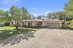 N61W16085 Hawthorne Dr, Menomonee Falls, WI 53051 - Photo 1