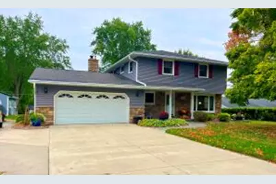 406 S Parkway Dr, Brillion, WI 54110 - Photo 1