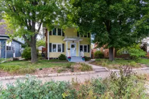 210 22nd St, La Crosse, WI 54601 - Photo 1