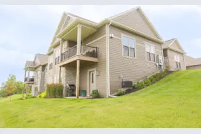 N28W25158  Parkway Ridge Cir, Pewaukee, WI 53072 - Photo 1