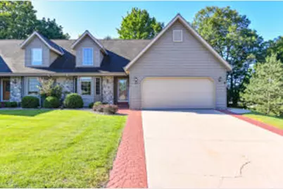 955 E Loos St, Hartford, WI 53027 - Photo 1