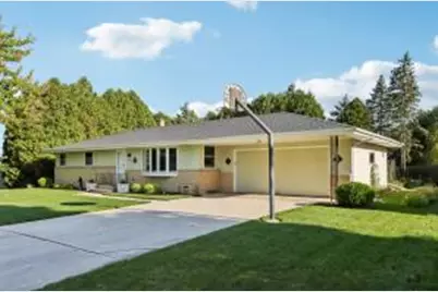 238  Summit Dr, Fredonia, WI 53021 - Photo 1