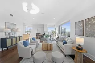 923 E Kilbourn Ave, Milwaukee, WI 53202 - Photo 1