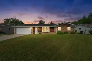 4320 Pineridge Ln, Racine, WI 53403 - Photo 1