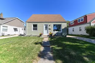 4720 W Sumac Pl, Milwaukee, WI 53219 - Photo 1