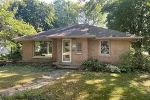 N87W15717 Kenwood Blvd, Menomonee Falls, WI 53051 - Photo 1