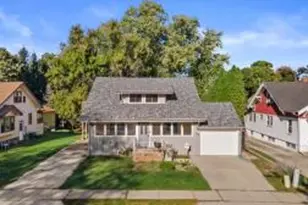 914 W Wisconsin Ave, Oconomowoc, WI 53066 - Photo 1