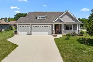 910 Horner Dr, Racine, WI 53402 - Photo 1