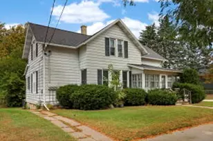 225 Conkey St, Burlington, WI 53105 - Photo 1