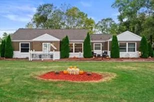 7271 S 35th St, Franklin, WI 53132 - Photo 1