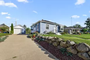 426 Seitz Ave, Mayville, WI 53050 - Photo 1