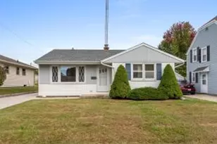 814 Manitou St, Manitowoc, WI 54220 - Photo 1