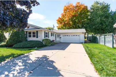 906  Redwood St, La Crescent, MN 55947 - Photo 1