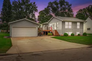 1530 Hoffman Pl, Onalaska, WI 54650 - Photo 1