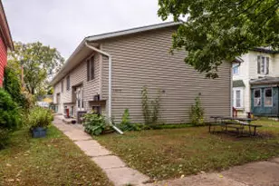 1413 Charles St, La Crosse, WI 54603 - Photo 1