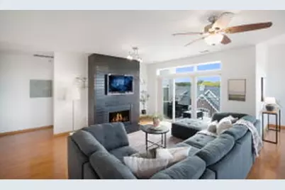 3862 S Lake Dr, Saint Francis, WI 53235 - Photo 1