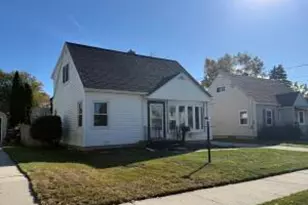 1317 S 20th St, Manitowoc, WI 54220 - Photo 1