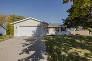 1406 Commonwealth Dr, Fort Atkinson, WI 53538 - Photo 1