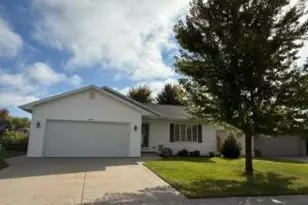 1020 John Moore Dr, Oshkosh, WI 54904 - Photo 1