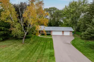 203 S Oakridge Dr, North Prairie, WI 53153 - Photo 1