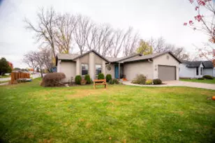 137 Marigold Ln, West Salem, WI 54669 - Photo 1