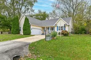 5810 Finch Ln, Racine, WI 53402 - Photo 1