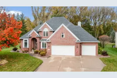 1570  Mesa Dr, Ashwaubenon, WI 54313 - Photo 1