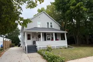 1210 Wisconsin Ave, Manitowoc, WI 54220 - Photo 1