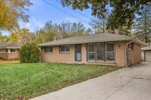 9114 S Annette Pl, Oak Creek, WI 53154 - Photo 1