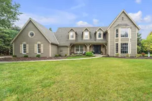 331 Juniper Ct, Grafton, WI 53024 - Photo 1