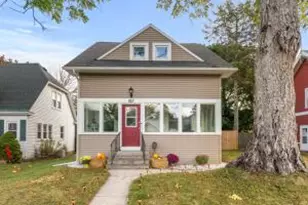 923 N 6th St, Manitowoc, WI 54220 - Photo 1