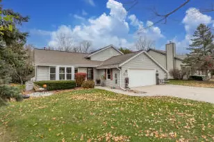 N28W22352 Foxwood Ln, Pewaukee, WI 53186 - Photo 1