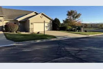 102  Walnut Ridge Dr, Racine, WI 53182 - Photo 1