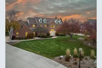 9254 W Wyndham Hills Ct, Franklin, WI 53132 - Photo 1