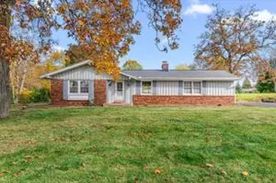 5810 S Balmoral Dr, New Berlin, WI 53146 - Photo 1