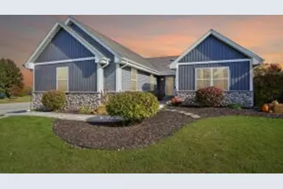 921 E Prairie View Dr, Oak Creek, WI 53154 - Photo 1