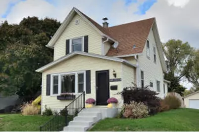 N89W16328  Cleveland Ave, Menomonee Falls, WI 53051 - Photo 1