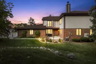 8124 S Legend Dr, Franklin, WI 53132 - Photo 1