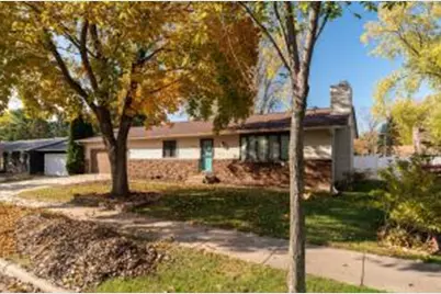 633  11th Ave, Onalaska, WI 54650 - Photo 1