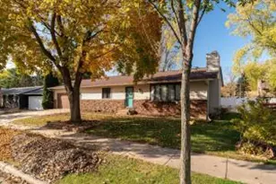 633 11th Ave, Onalaska, WI 54650 - Photo 1