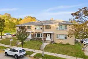 1154 E Singer Cir, Milwaukee, WI 53212 - Photo 1